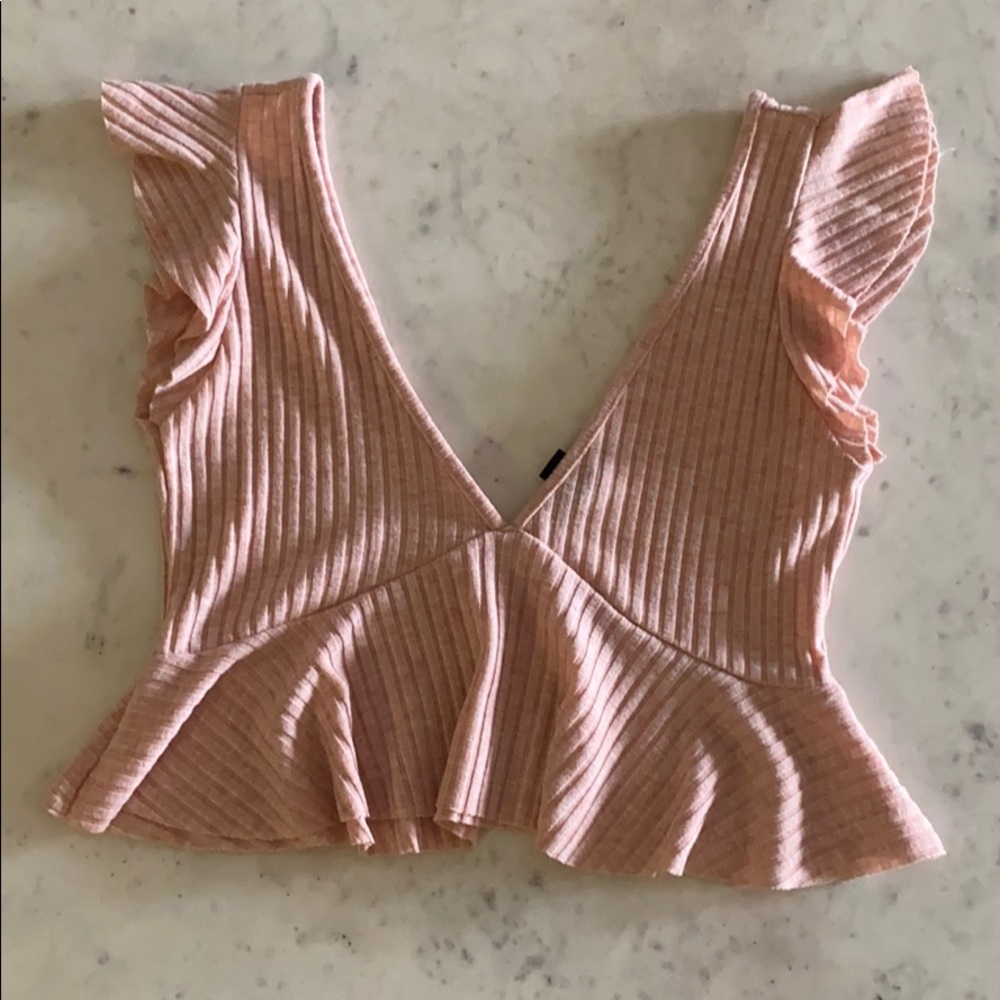 Cropped light pink top